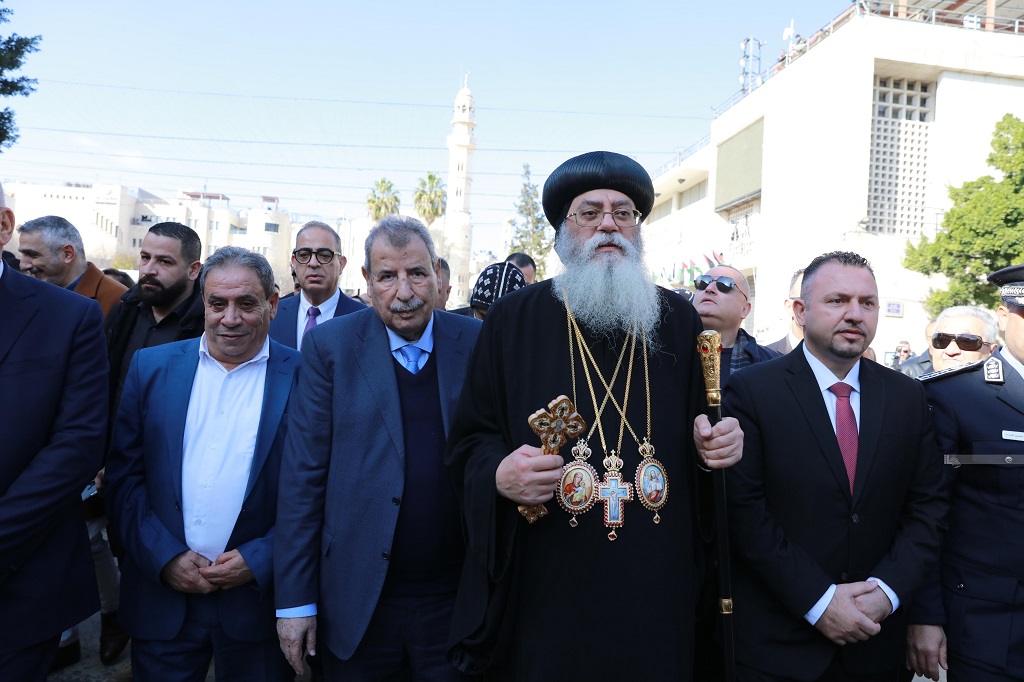 استقبال النائب البطريركي للأقباط الأرثوذكس رئيس الأساقفة الأنبا أنطونيوس (تصوير: أحمد مزهر/وفا)